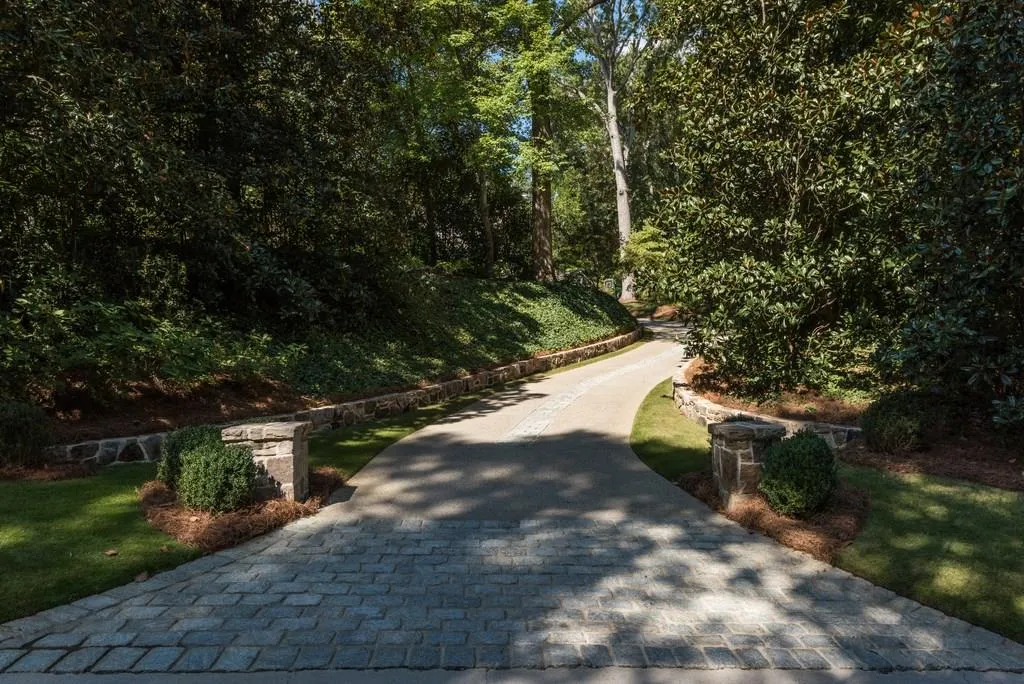 1035 Nawench Drive Nw, Atlanta, Georgia 30327, 6 Bedrooms Bedrooms, ,6 BathroomsBathrooms,Residential,Sold,1035 Nawench Drive Nw,5924277