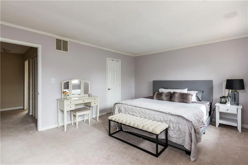253 Peachtree Hollow Court, Sandy Springs, Georgia 30328, 2 Bedrooms Bedrooms, ,2 BathroomsBathrooms,Residential,Sold,253 Peachtree Hollow Court,5999669