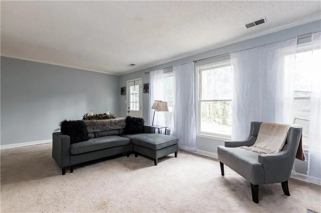 253 Peachtree Hollow Court, Sandy Springs, Georgia 30328, 2 Bedrooms Bedrooms, ,2 BathroomsBathrooms,Residential,Sold,253 Peachtree Hollow Court,5999669
