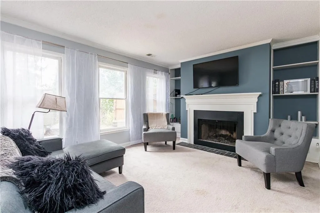 253 Peachtree Hollow Court, Sandy Springs, Georgia 30328, 2 Bedrooms Bedrooms, ,2 BathroomsBathrooms,Residential,Sold,253 Peachtree Hollow Court,5999669