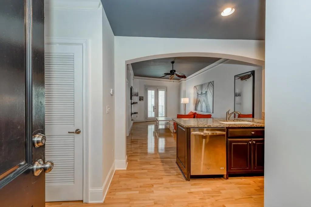 2277 Peachtree Road Ne Unit 411, Atlanta, Georgia 30309, 1 Bedroom Bedrooms, ,1 BathroomBathrooms,Residential,Sold,2277 Peachtree Road Ne Unit 411,5943828