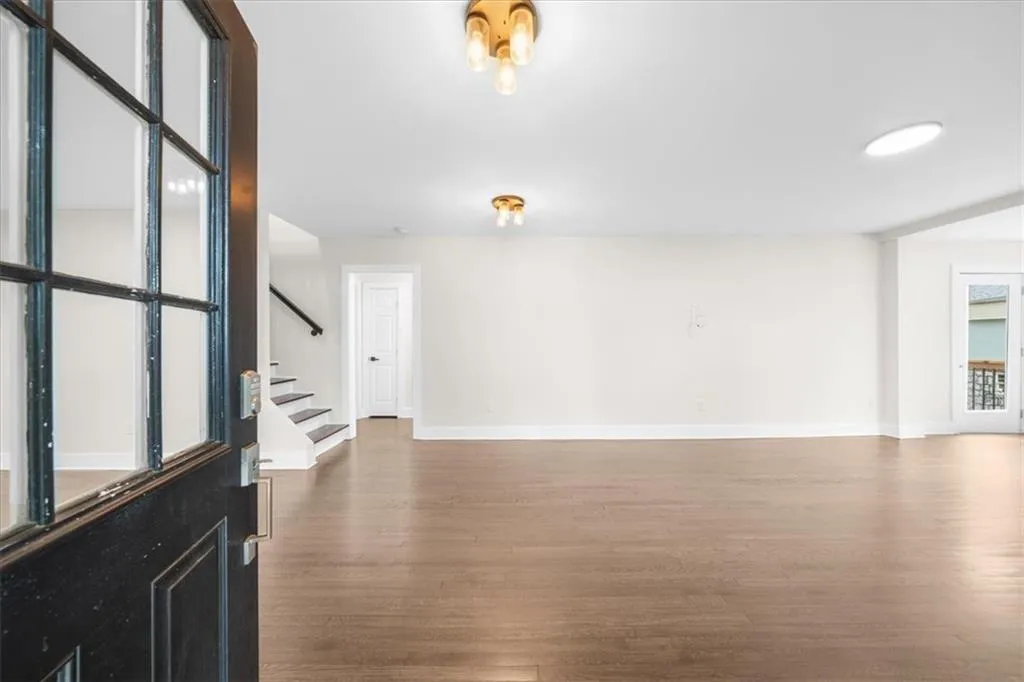 146 Mount Paran Road Ne, Atlanta, Georgia 30342, 4 Bedrooms Bedrooms, ,3 BathroomsBathrooms,Residential,For Sale,146 Mount Paran Road Ne,7575057