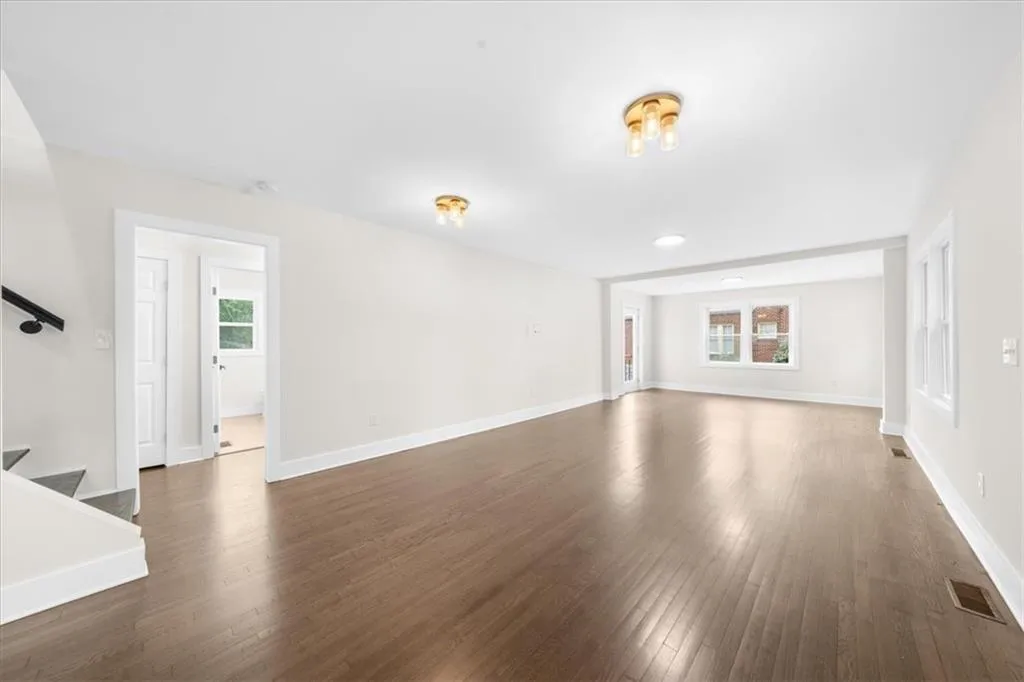 146 Mount Paran Road Ne, Atlanta, Georgia 30342, 4 Bedrooms Bedrooms, ,3 BathroomsBathrooms,Residential,For Sale,146 Mount Paran Road Ne,7575057