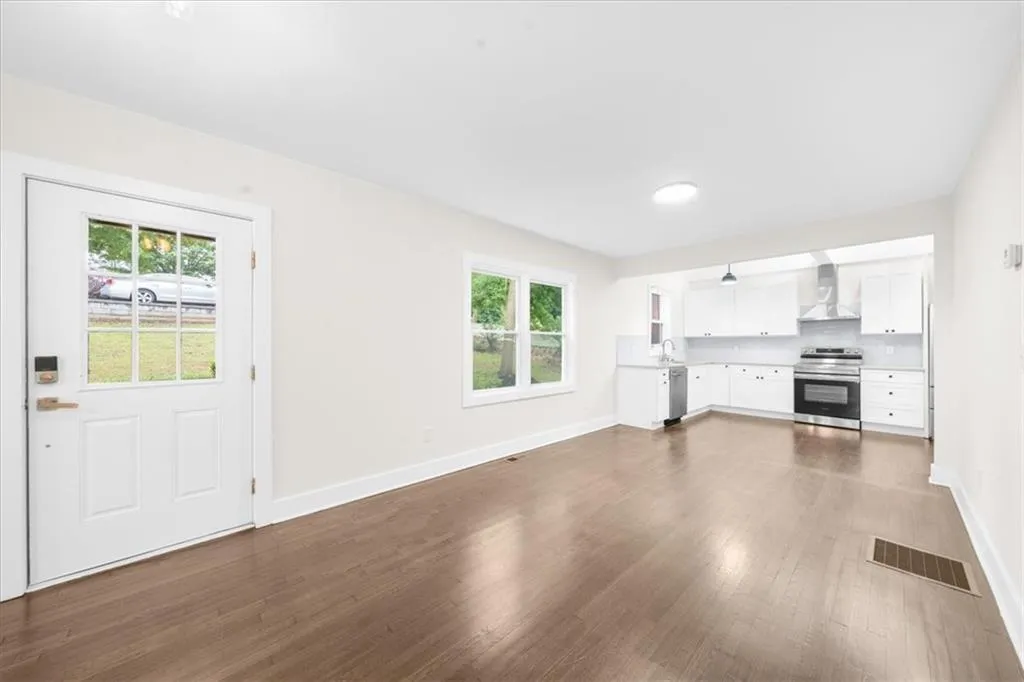 146 Mount Paran Road Ne, Atlanta, Georgia 30342, 4 Bedrooms Bedrooms, ,3 BathroomsBathrooms,Residential,For Sale,146 Mount Paran Road Ne,7575057