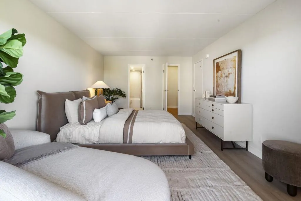 2460 Peachtree Road Ne Unit 1111, Atlanta, Georgia 30305, 2 Bedrooms Bedrooms, 0 ,2 BathroomsBathrooms,Residential,For Sale,2460 Peachtree Road Ne Unit 1111,7832028