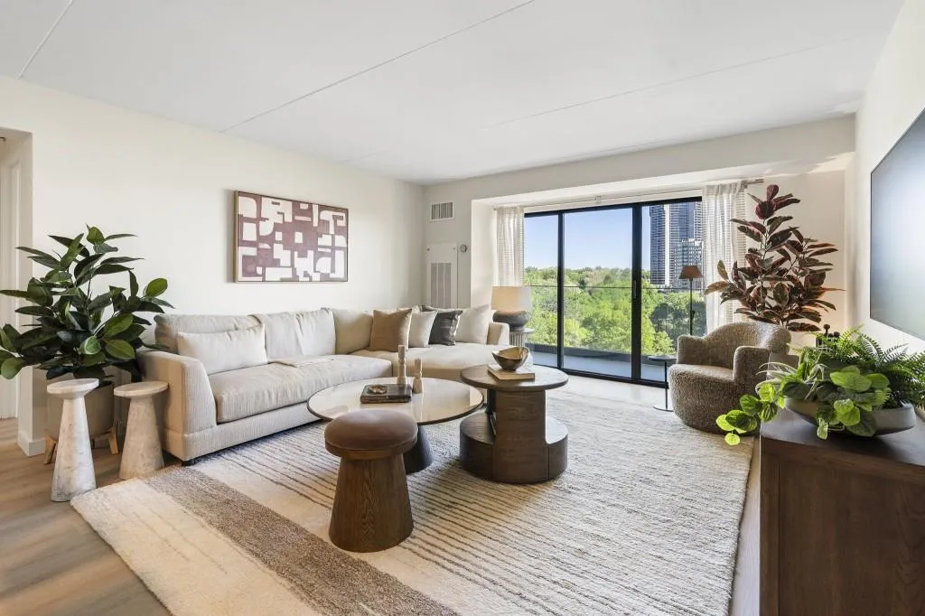 2460 Peachtree Road Ne Unit 1111, Atlanta, Georgia 30305, 2 Bedrooms Bedrooms, 0 ,2 BathroomsBathrooms,Residential,For Sale,2460 Peachtree Road Ne Unit 1111,7832028