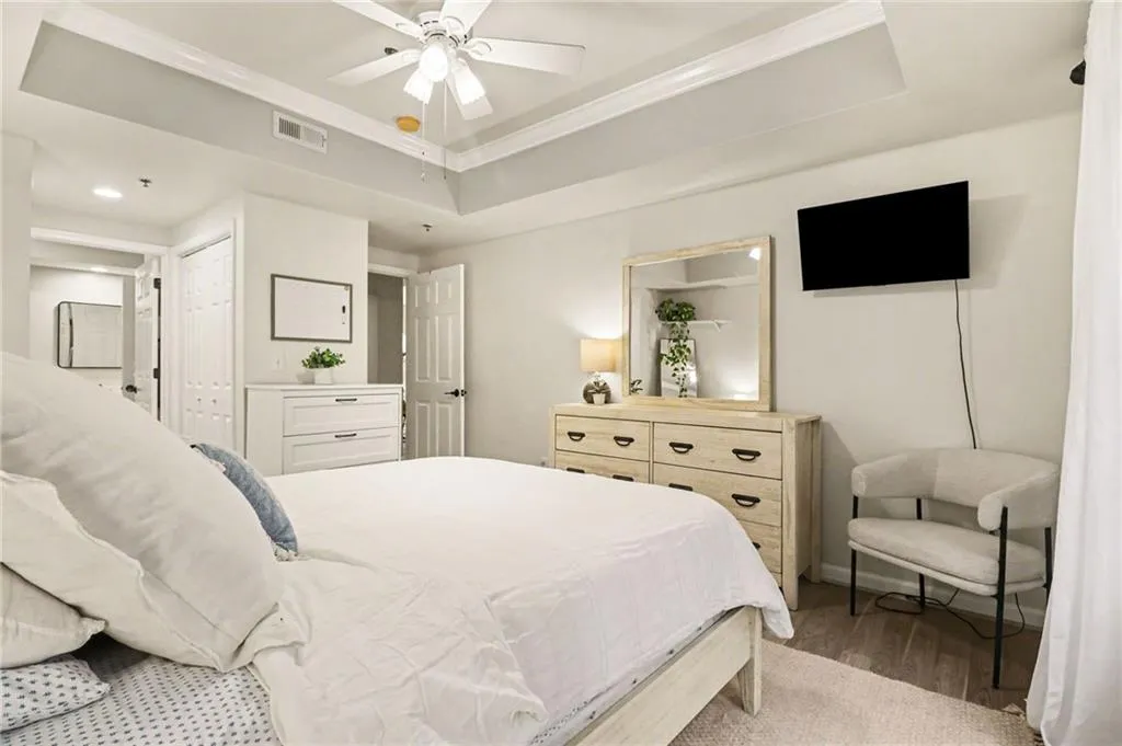 3636 Habersham Road Nw Unit 2204, Atlanta, Georgia 30305, 1 Bedroom Bedrooms, 0 ,1 BathroomBathrooms,Residential,For Sale,3636 Habersham Road Nw Unit 2204,7825090