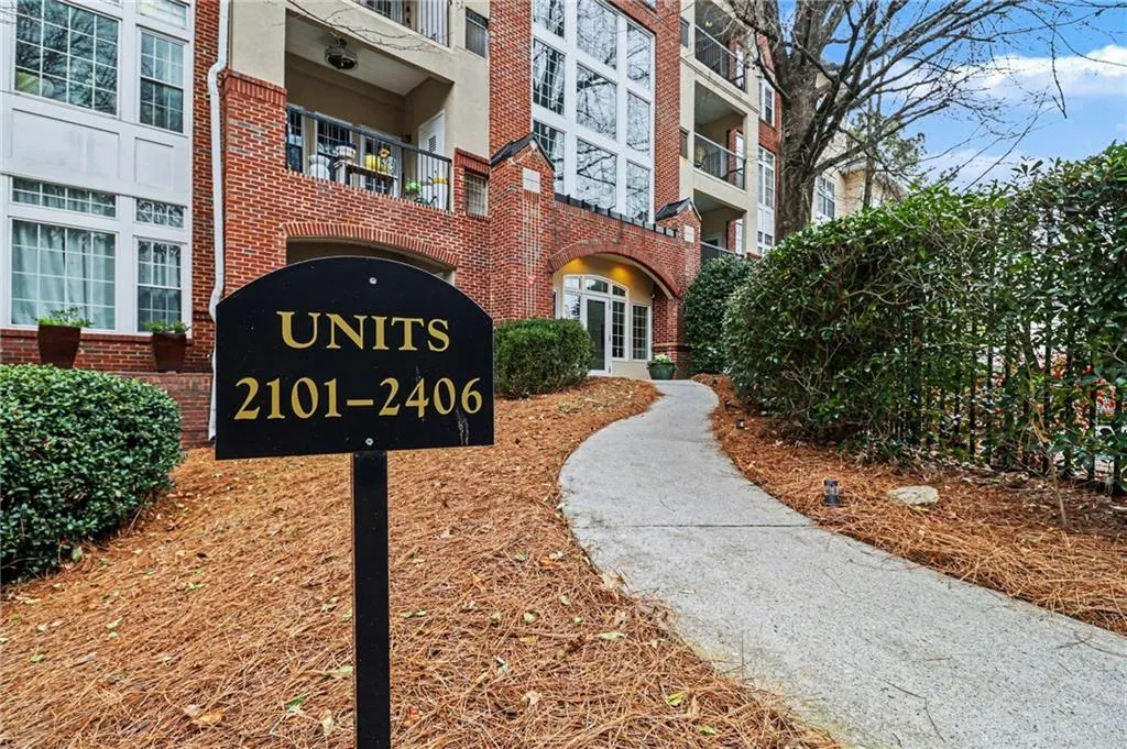 3636 Habersham Road Nw Unit 2204, Atlanta, Georgia 30305, 1 Bedroom Bedrooms, 0 ,1 BathroomBathrooms,Residential,For Sale,3636 Habersham Road Nw Unit 2204,7825090