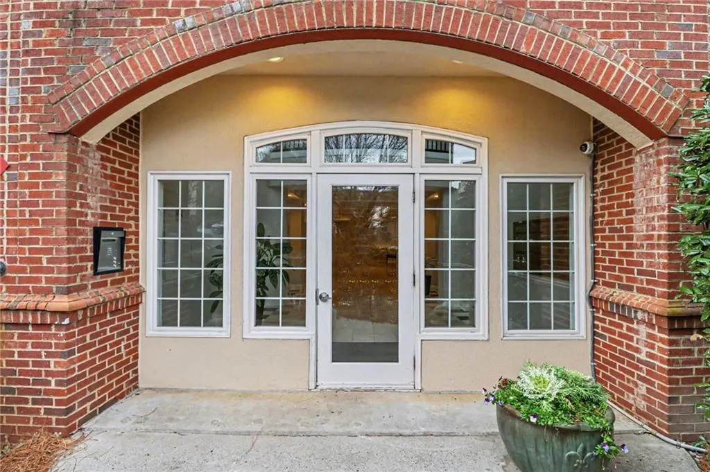 3636 Habersham Road Nw Unit 2204, Atlanta, Georgia 30305, 1 Bedroom Bedrooms, 0 ,1 BathroomBathrooms,Residential,For Sale,3636 Habersham Road Nw Unit 2204,7825090