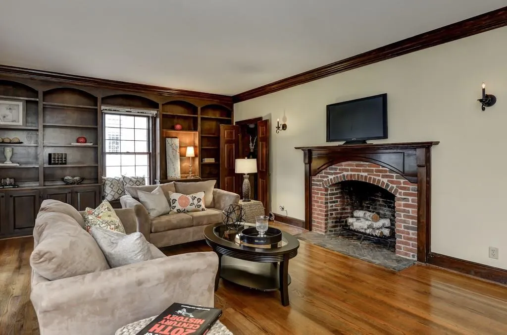 2095 River North Parkway, Sandy Springs, Georgia 30328, 6 Bedrooms Bedrooms, ,4 BathroomsBathrooms,Residential,Sold,2095 River North Parkway,5623633