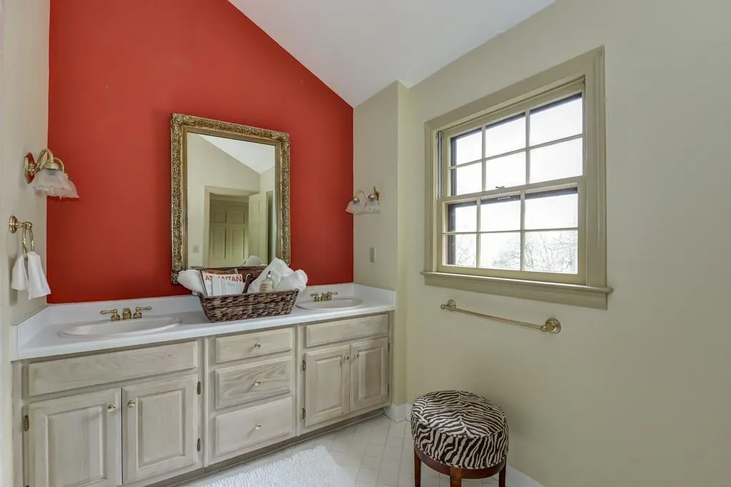 2095 River North Parkway, Sandy Springs, Georgia 30328, 6 Bedrooms Bedrooms, ,4 BathroomsBathrooms,Residential,Sold,2095 River North Parkway,5623633