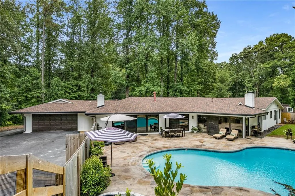 400 Spalding Circle, Atlanta, Georgia 30328, 4 Bedrooms Bedrooms, ,2 BathroomsBathrooms,Residential,Sold,400 Spalding Circle,7262123