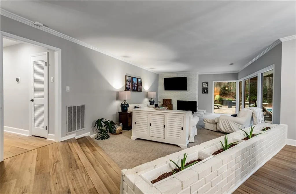 400 Spalding Circle, Atlanta, Georgia 30328, 4 Bedrooms Bedrooms, ,2 BathroomsBathrooms,Residential,Sold,400 Spalding Circle,7262123