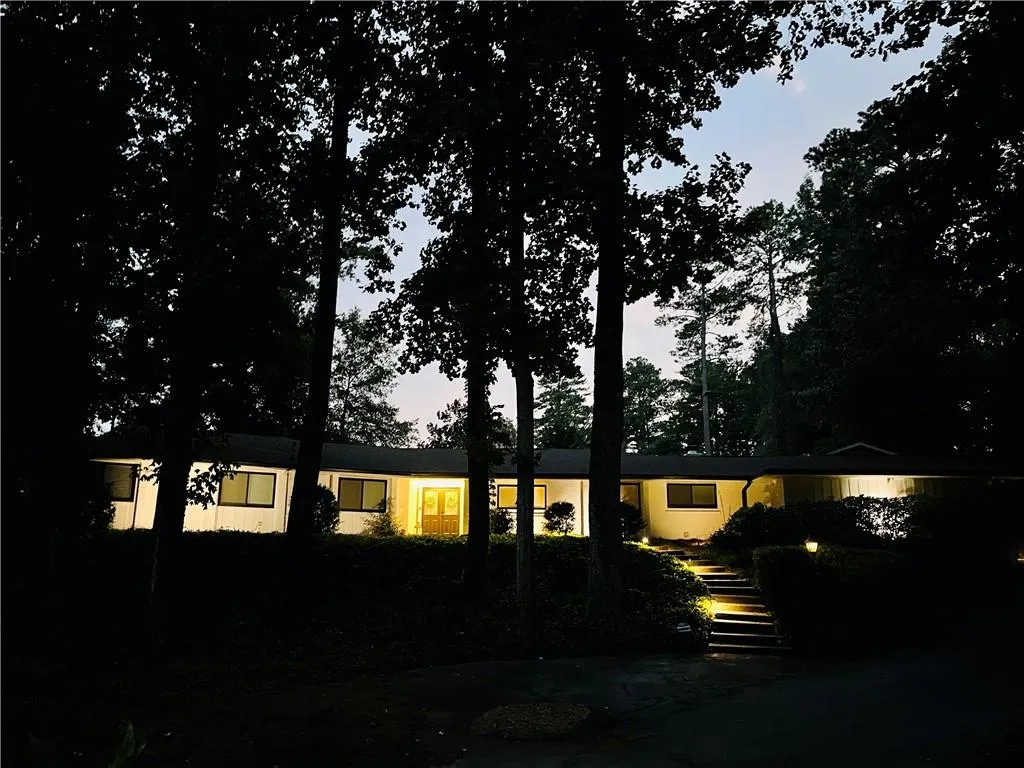 400 Spalding Circle, Atlanta, Georgia 30328, 4 Bedrooms Bedrooms, ,2 BathroomsBathrooms,Residential,Sold,400 Spalding Circle,7262123