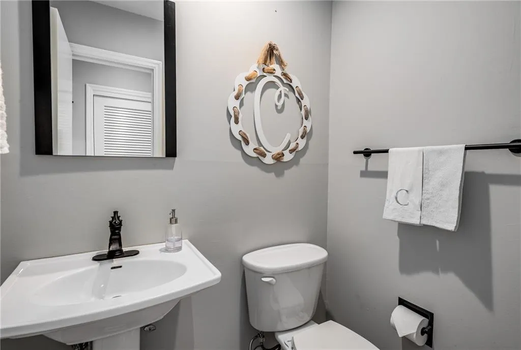 400 Spalding Circle, Atlanta, Georgia 30328, 4 Bedrooms Bedrooms, ,2 BathroomsBathrooms,Residential,Sold,400 Spalding Circle,7262123