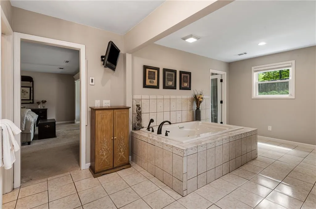 400 Spalding Circle, Atlanta, Georgia 30328, 4 Bedrooms Bedrooms, ,2 BathroomsBathrooms,Residential,Sold,400 Spalding Circle,7262123