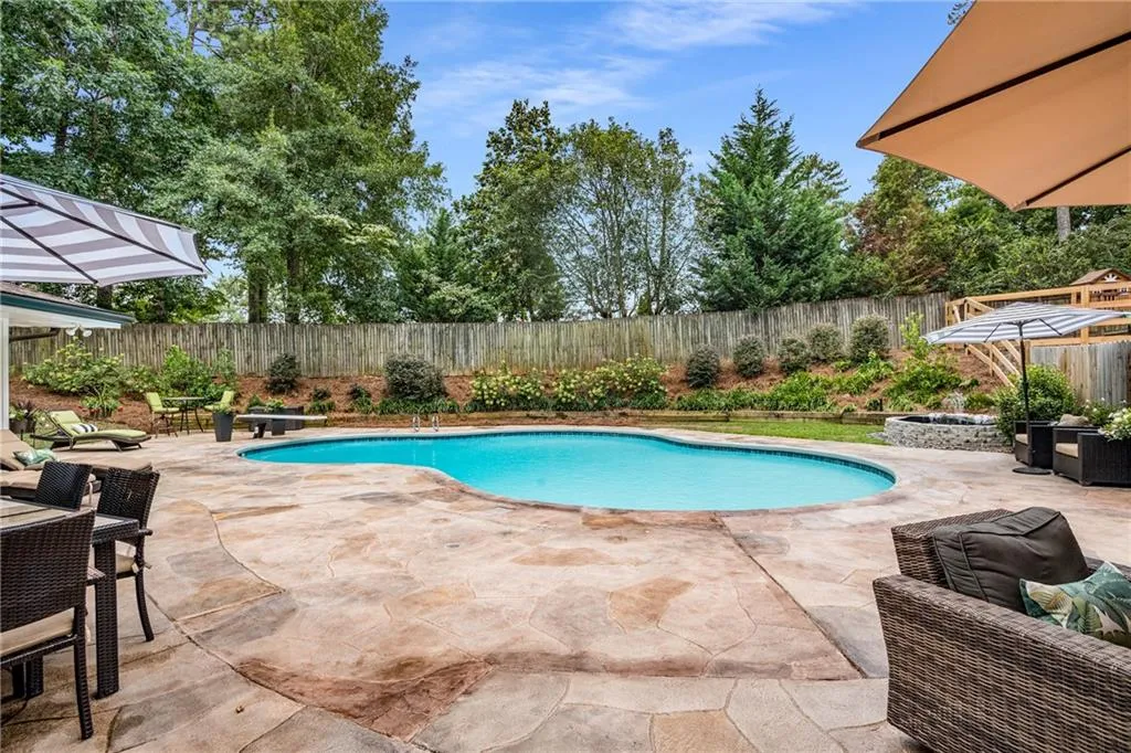 400 Spalding Circle, Atlanta, Georgia 30328, 4 Bedrooms Bedrooms, ,2 BathroomsBathrooms,Residential,Sold,400 Spalding Circle,7262123