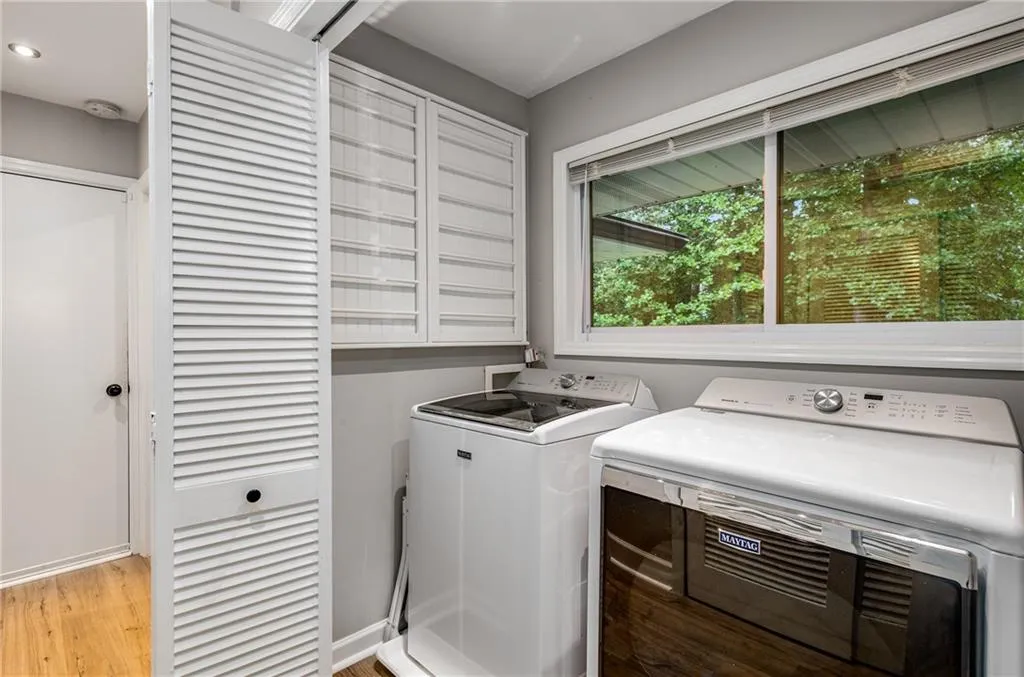 400 Spalding Circle, Atlanta, Georgia 30328, 4 Bedrooms Bedrooms, ,2 BathroomsBathrooms,Residential,Sold,400 Spalding Circle,7262123