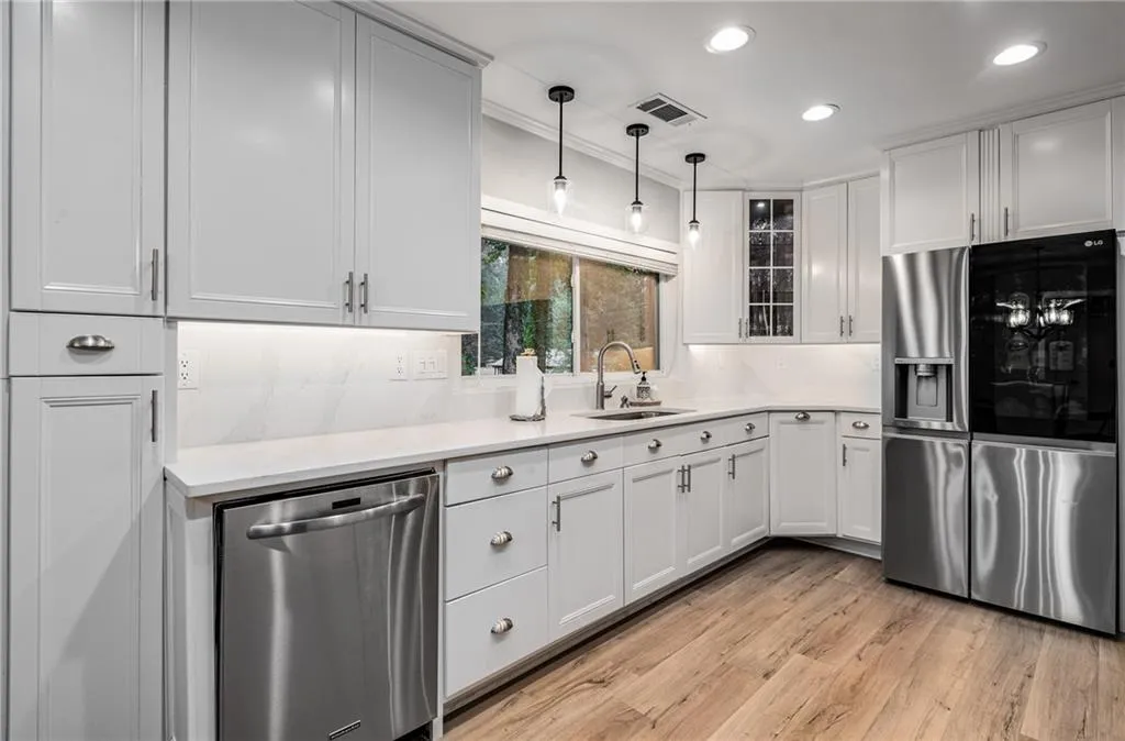 400 Spalding Circle, Atlanta, Georgia 30328, 4 Bedrooms Bedrooms, ,2 BathroomsBathrooms,Residential,Sold,400 Spalding Circle,7262123