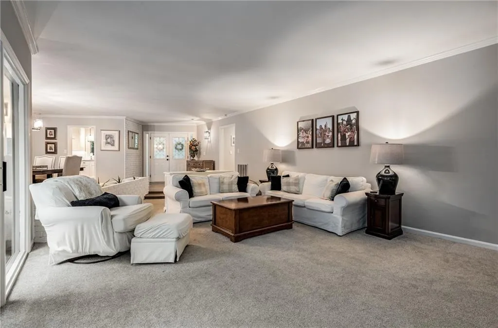 400 Spalding Circle, Atlanta, Georgia 30328, 4 Bedrooms Bedrooms, ,2 BathroomsBathrooms,Residential,Sold,400 Spalding Circle,7262123