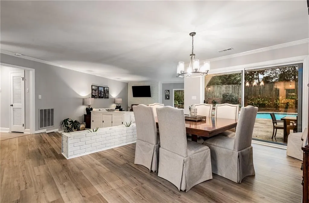 400 Spalding Circle, Atlanta, Georgia 30328, 4 Bedrooms Bedrooms, ,2 BathroomsBathrooms,Residential,Sold,400 Spalding Circle,7262123