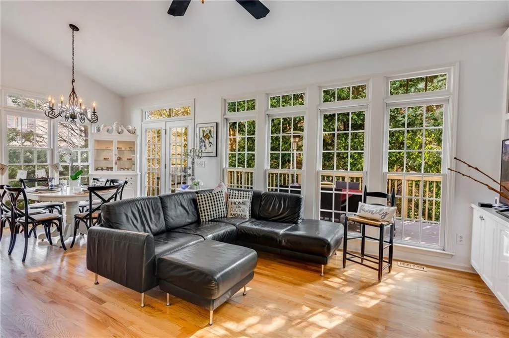 180 Smithdun Lane, Sandy Springs, Georgia 30350, 4 Bedrooms Bedrooms, ,3 BathroomsBathrooms,Residential,Sold,180 Smithdun Lane,7186350