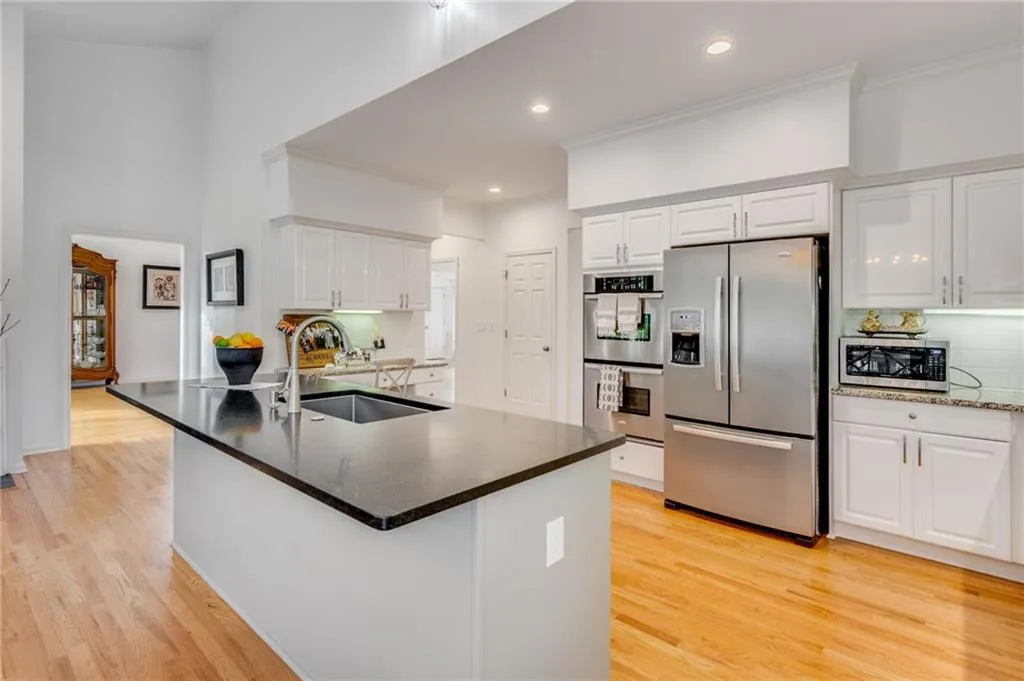 180 Smithdun Lane, Sandy Springs, Georgia 30350, 4 Bedrooms Bedrooms, ,3 BathroomsBathrooms,Residential,Sold,180 Smithdun Lane,7186350