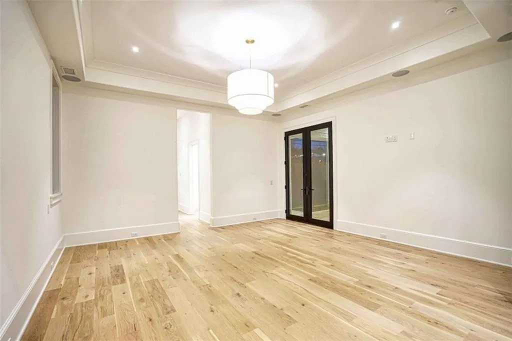 4550 Jolyn Place, Sandy Springs, Georgia 30342, 5 Bedrooms Bedrooms, ,5 BathroomsBathrooms,Residential,For Sale,4550 Jolyn Place,7688658