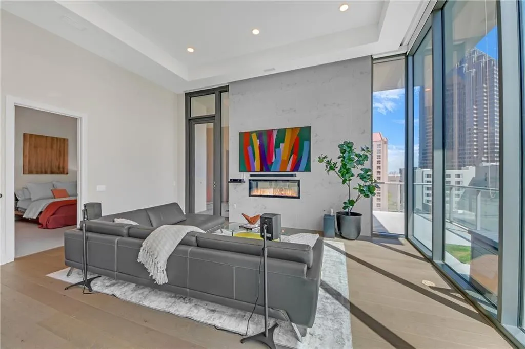 40 12th Street Ne Unit 903, Atlanta, Georgia 30309, 2 Bedrooms Bedrooms, ,2 BathroomsBathrooms,Residential,Sold,40 12th Street Ne Unit 903,7557647
