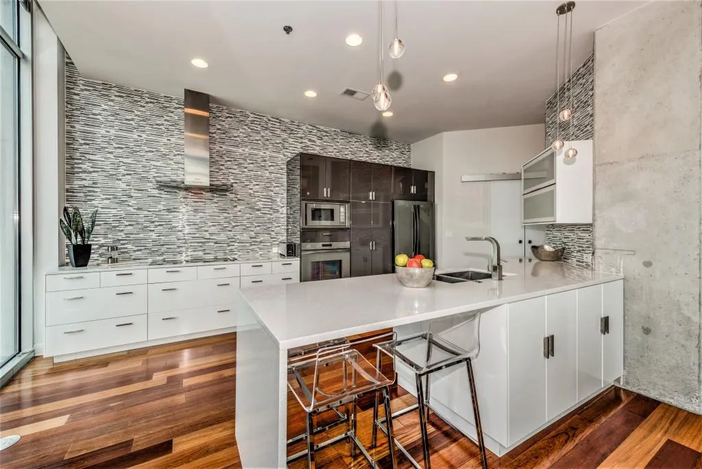 3324 Peachtree Road Ne Unit 3018, Atlanta, Georgia 30326, 2 Bedrooms Bedrooms, ,2 BathroomsBathrooms,Residential,Sold,3324 Peachtree Road Ne Unit 3018,5844357