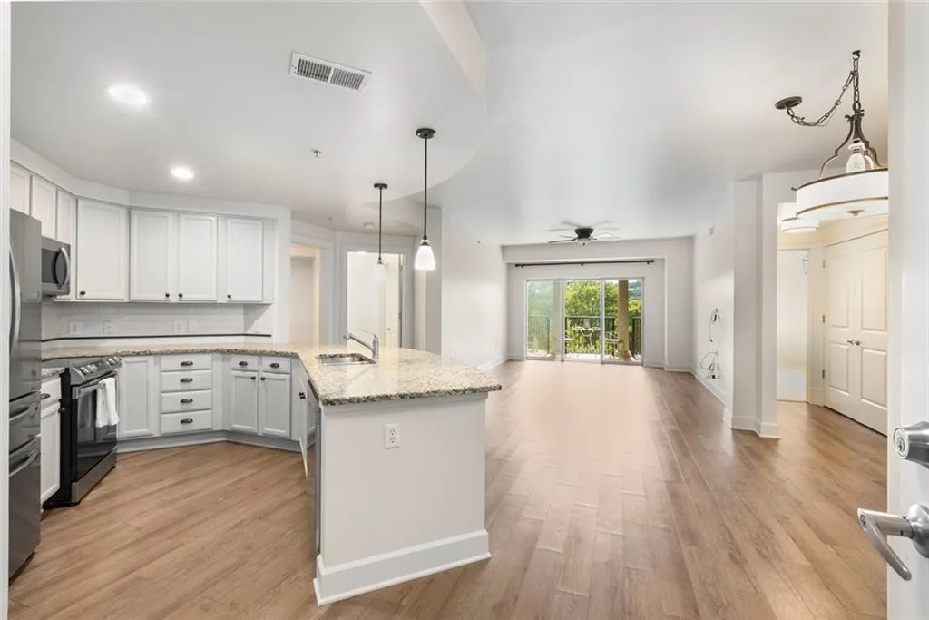 200 River Vista Drive Unit 540, Atlanta, Georgia 30339, 2 Bedrooms Bedrooms, ,2 BathroomsBathrooms,Residential,For Sale,200 River Vista Drive Unit 540,7568777