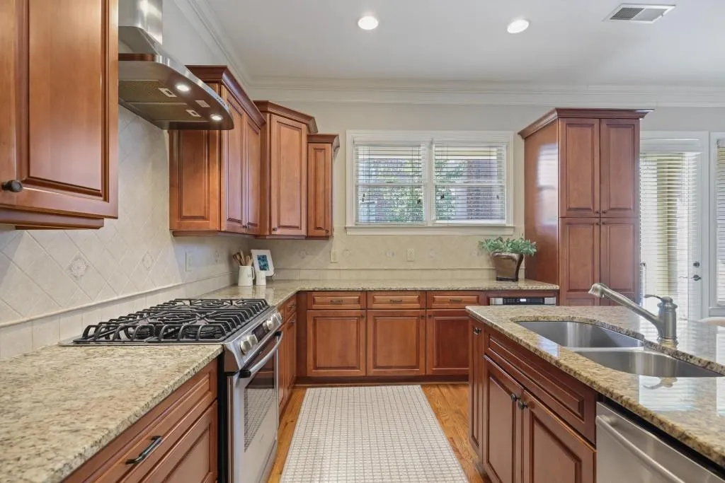 6087 City Walk Lane, Atlanta, Georgia 30328, 3 Bedrooms Bedrooms, ,3 BathroomsBathrooms,Residential,For Sale,6087 City Walk Lane,7651683