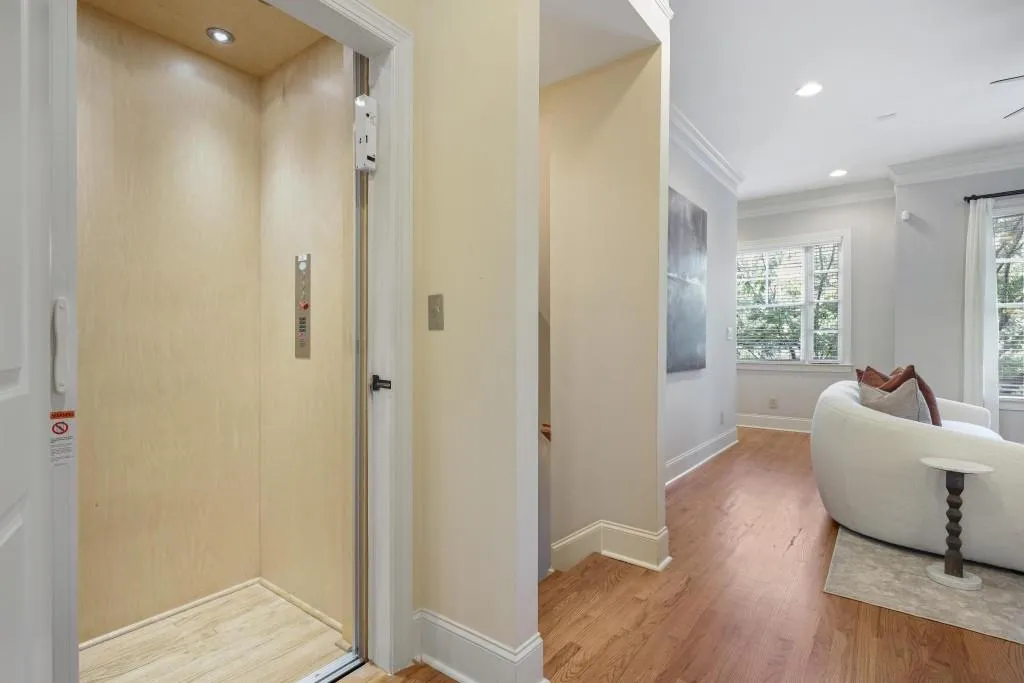 6087 City Walk Lane, Atlanta, Georgia 30328, 3 Bedrooms Bedrooms, ,3 BathroomsBathrooms,Residential,For Sale,6087 City Walk Lane,7651683