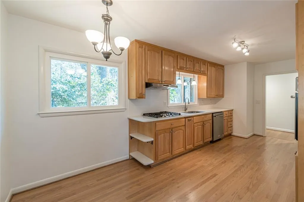 6066 Kayron Drive, Atlanta, Georgia 30328, 3 Bedrooms Bedrooms, ,2 BathroomsBathrooms,Residential,Sold,6066 Kayron Drive,7004066