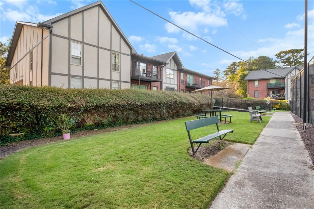 6851 ROSWELL Road Unit A3, Sandy Springs, Georgia 30328, 2 Bedrooms Bedrooms, ,2 BathroomsBathrooms,Residential,Sold,6851 ROSWELL Road Unit A3,7282510