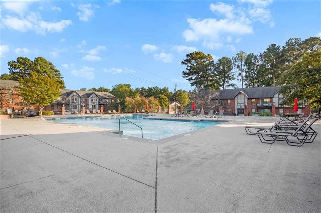 6851 ROSWELL Road Unit A3, Sandy Springs, Georgia 30328, 2 Bedrooms Bedrooms, ,2 BathroomsBathrooms,Residential,Sold,6851 ROSWELL Road Unit A3,7282510