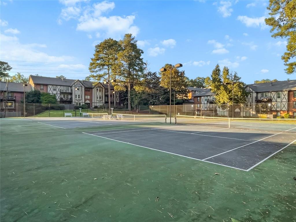 6851 ROSWELL Road Unit A3, Sandy Springs, Georgia 30328, 2 Bedrooms Bedrooms, ,2 BathroomsBathrooms,Residential,Sold,6851 ROSWELL Road Unit A3,7282510