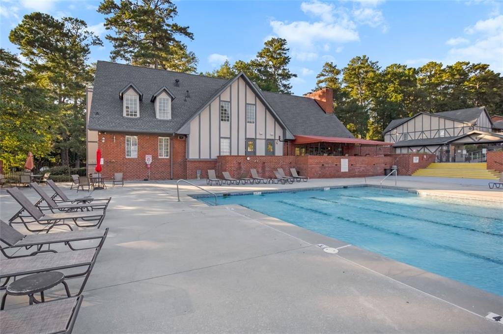 6851 ROSWELL Road Unit A3, Sandy Springs, Georgia 30328, 2 Bedrooms Bedrooms, ,2 BathroomsBathrooms,Residential,Sold,6851 ROSWELL Road Unit A3,7282510