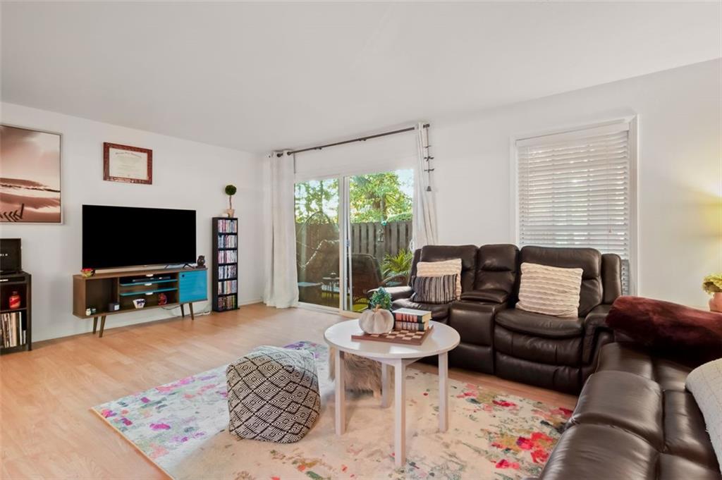 6851 ROSWELL Road Unit A3, Sandy Springs, Georgia 30328, 2 Bedrooms Bedrooms, ,2 BathroomsBathrooms,Residential,Sold,6851 ROSWELL Road Unit A3,7282510