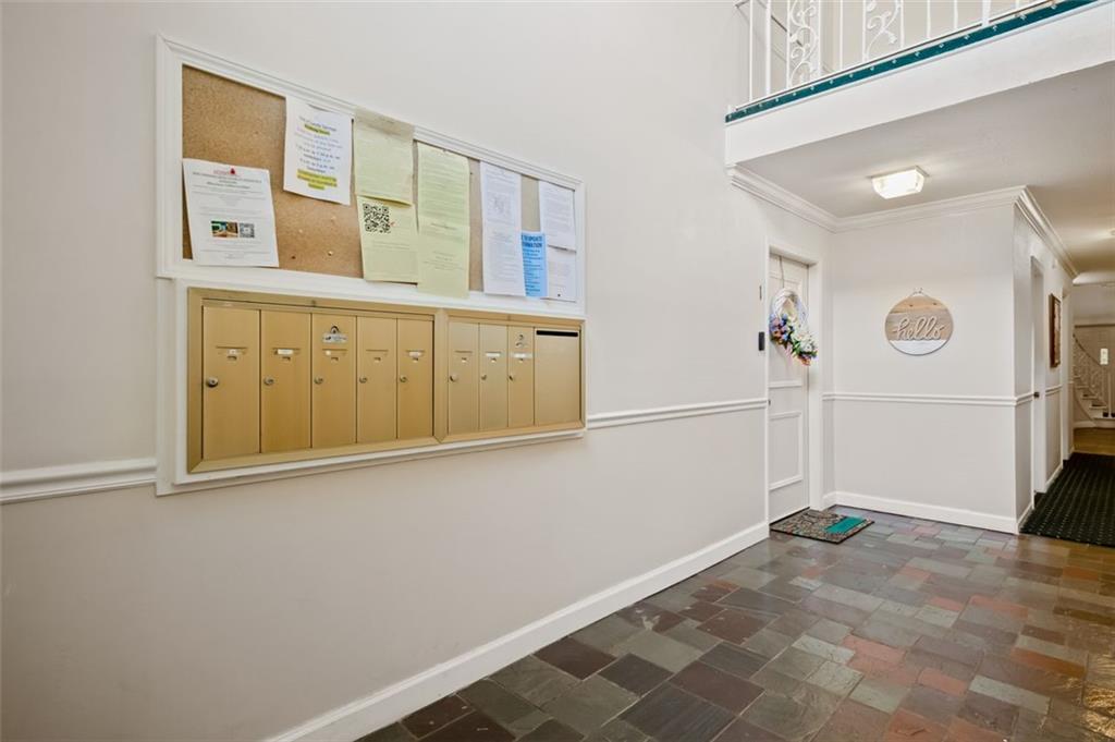 6851 ROSWELL Road Unit A3, Sandy Springs, Georgia 30328, 2 Bedrooms Bedrooms, ,2 BathroomsBathrooms,Residential,Sold,6851 ROSWELL Road Unit A3,7282510