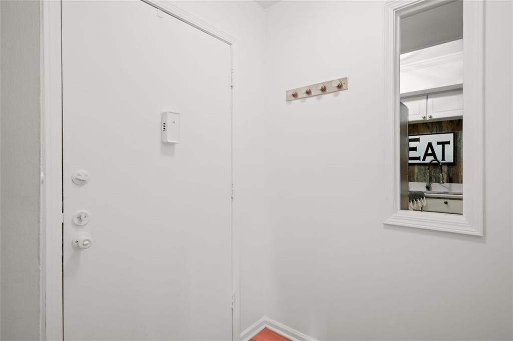6851 ROSWELL Road Unit A3, Sandy Springs, Georgia 30328, 2 Bedrooms Bedrooms, ,2 BathroomsBathrooms,Residential,Sold,6851 ROSWELL Road Unit A3,7282510