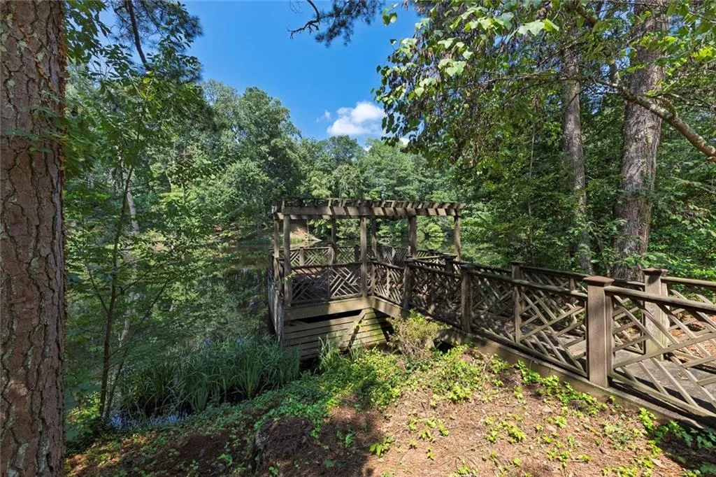 3650 Ashford Dunwoody Road Ne Unit 718, Atlanta, Georgia 30319, 2 Bedrooms Bedrooms, ,1 BathroomBathrooms,Residential,For Sale,3650 Ashford Dunwoody Road Ne Unit 718,7636532
