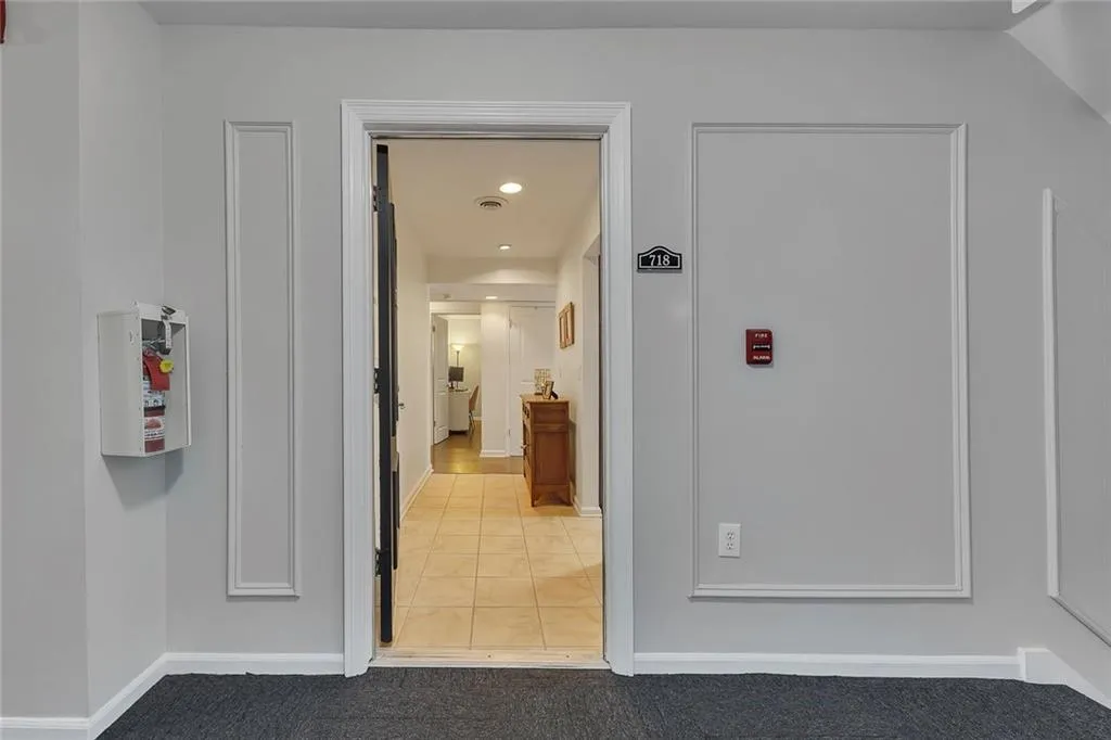 3650 Ashford Dunwoody Road Ne Unit 718, Atlanta, Georgia 30319, 2 Bedrooms Bedrooms, ,1 BathroomBathrooms,Residential,For Sale,3650 Ashford Dunwoody Road Ne Unit 718,7636532
