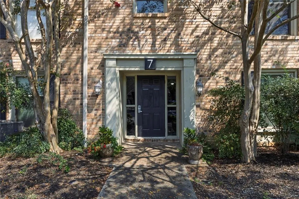 3650 Ashford Dunwoody Road Ne Unit 718, Atlanta, Georgia 30319, 2 Bedrooms Bedrooms, ,1 BathroomBathrooms,Residential,For Sale,3650 Ashford Dunwoody Road Ne Unit 718,7636532