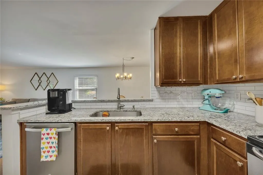 3650 Ashford Dunwoody Road Ne Unit 718, Atlanta, Georgia 30319, 2 Bedrooms Bedrooms, ,1 BathroomBathrooms,Residential,For Sale,3650 Ashford Dunwoody Road Ne Unit 718,7636532