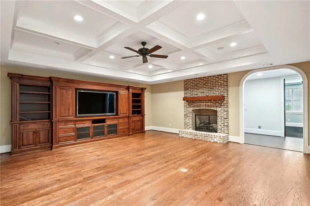 385 Laurel Chase Court, Atlanta, Georgia 30327, 6 Bedrooms Bedrooms, ,6 BathroomsBathrooms,Residential,Sold,385 Laurel Chase Court,7560300