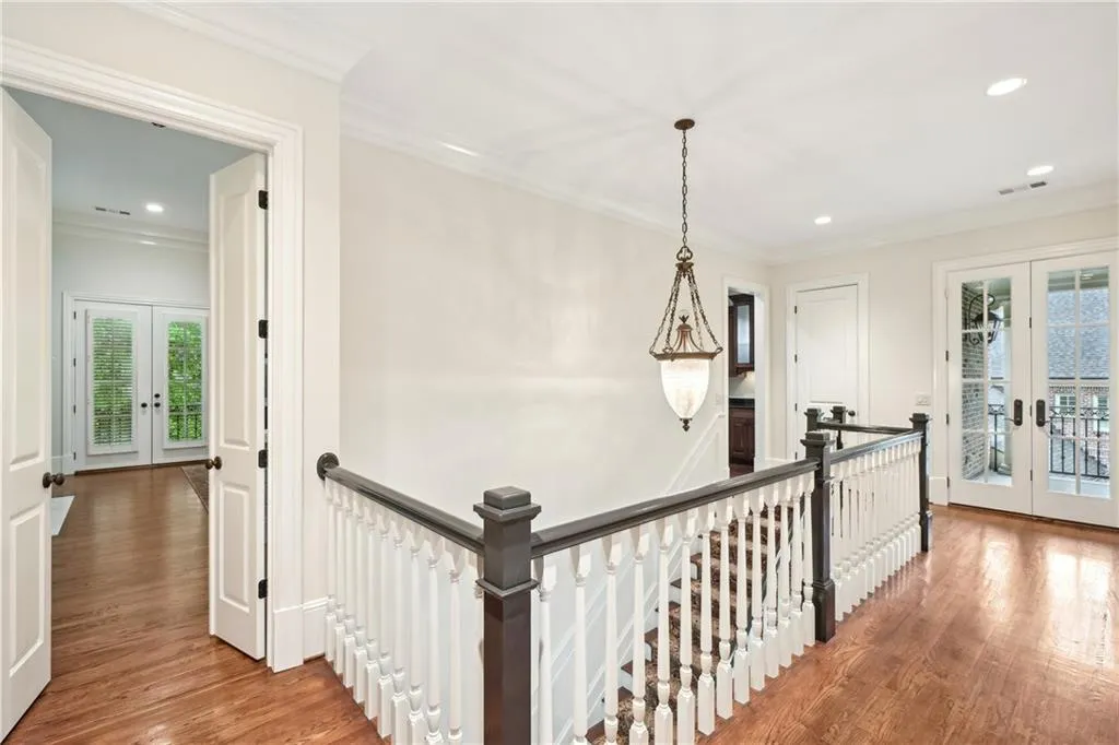 385 Laurel Chase Court, Atlanta, Georgia 30327, 6 Bedrooms Bedrooms, ,6 BathroomsBathrooms,Residential,Sold,385 Laurel Chase Court,7560300