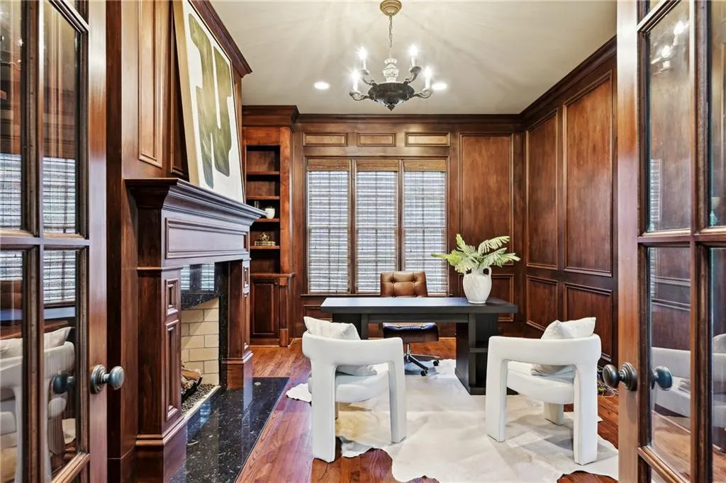 385 Laurel Chase Court, Atlanta, Georgia 30327, 6 Bedrooms Bedrooms, ,6 BathroomsBathrooms,Residential,Sold,385 Laurel Chase Court,7560300
