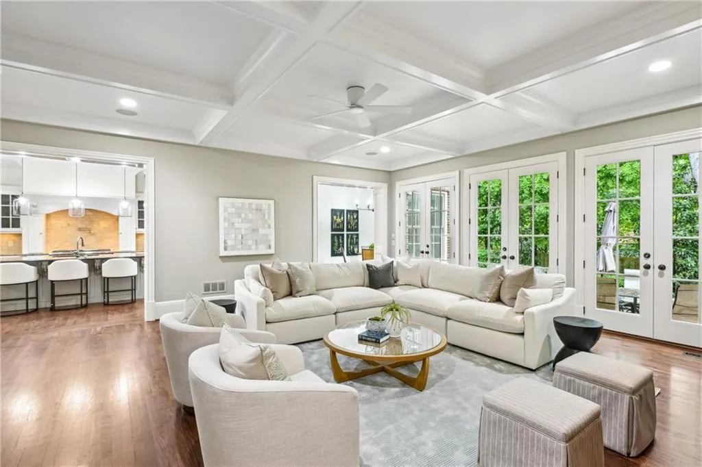 385 Laurel Chase Court, Atlanta, Georgia 30327, 6 Bedrooms Bedrooms, ,6 BathroomsBathrooms,Residential,Sold,385 Laurel Chase Court,7560300