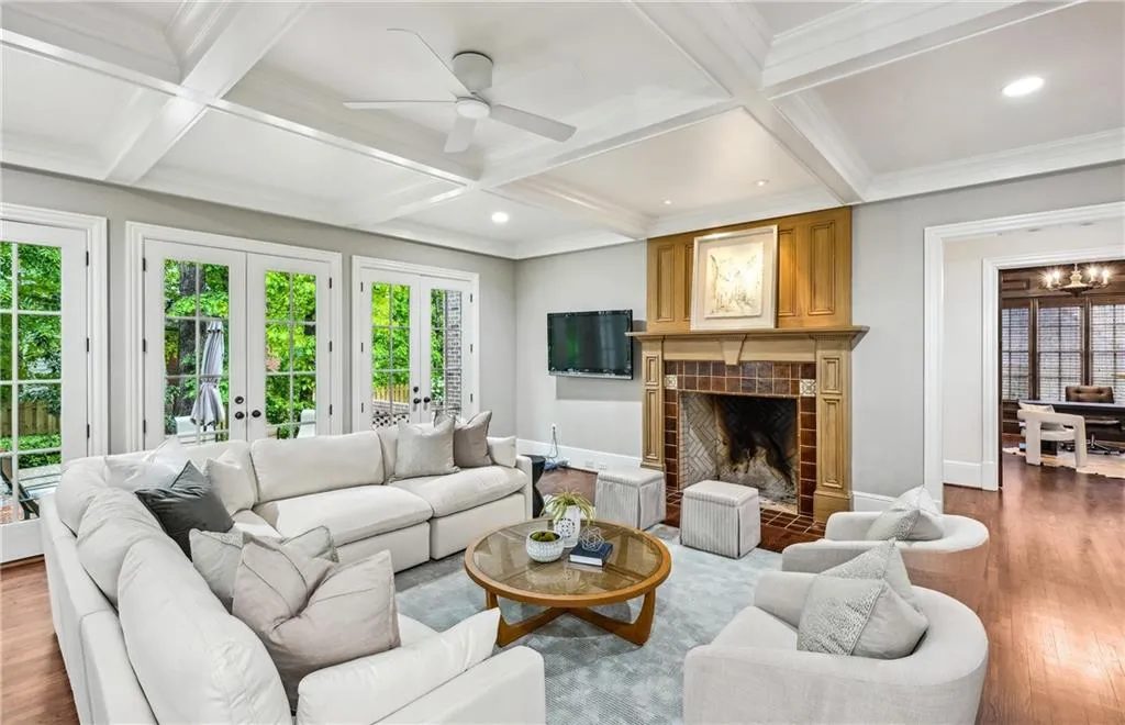 385 Laurel Chase Court, Atlanta, Georgia 30327, 6 Bedrooms Bedrooms, ,6 BathroomsBathrooms,Residential,Sold,385 Laurel Chase Court,7560300
